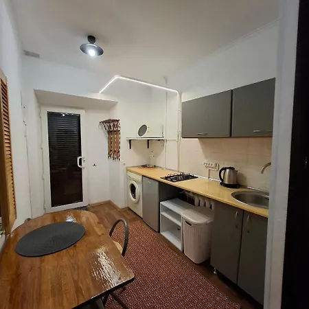 Lägenhet на єврейській *