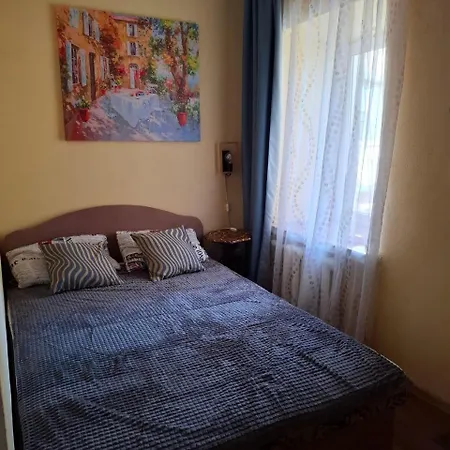 на єврейській Apartman *