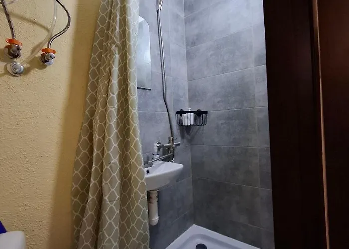 на єврейській Apartman